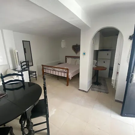 Konstantinos Polichrono פוליכרונו